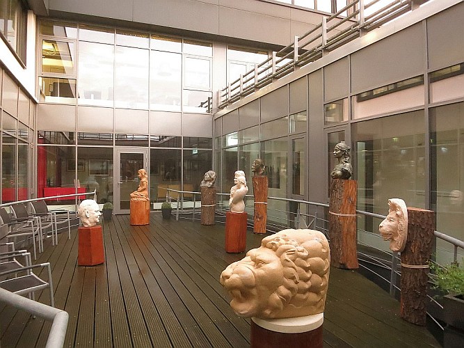 T Ausstellung im  Schmidt Terminal in Wolfenbuettel Magnus Kleine-Tebbe f